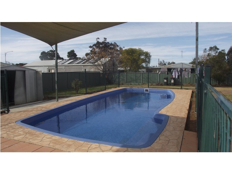 4 Best Street, Parkes NSW 2870