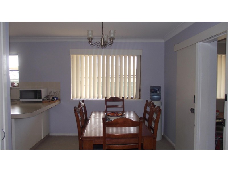 4 Best Street, Parkes NSW 2870