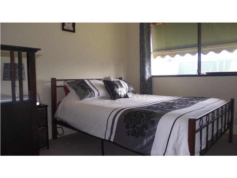 4 Best Street, Parkes NSW 2870