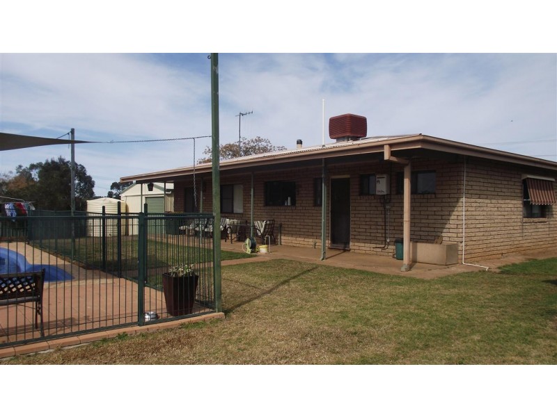 4 Best Street, Parkes NSW 2870