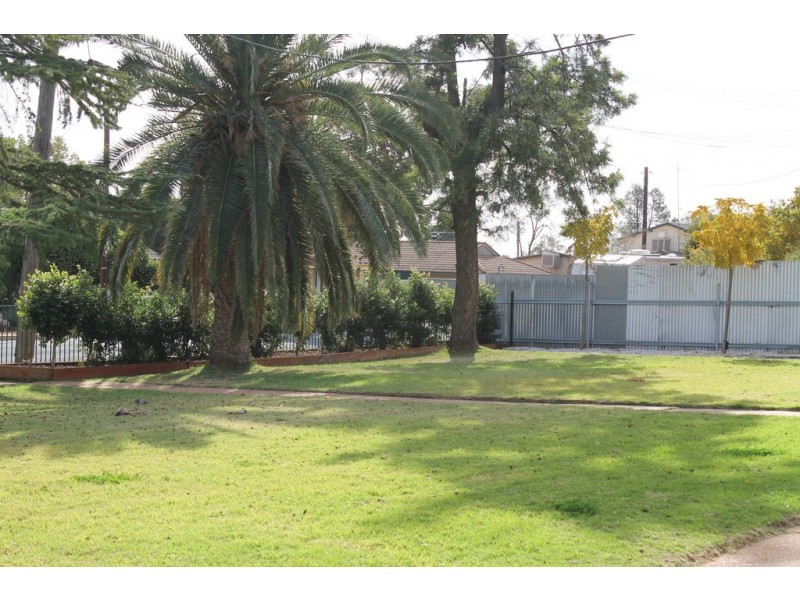 7 High Street, Condobolin NSW 2877