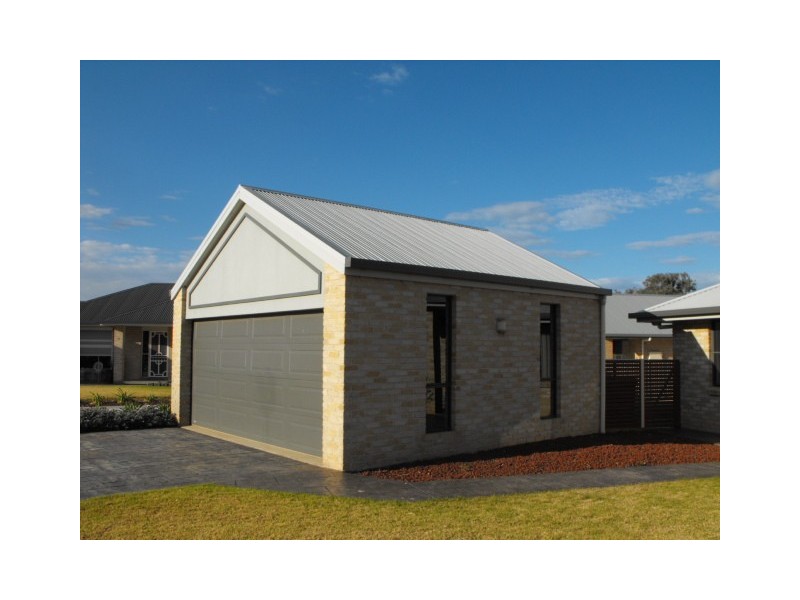 33 Noonan Street, Parkes NSW 2870