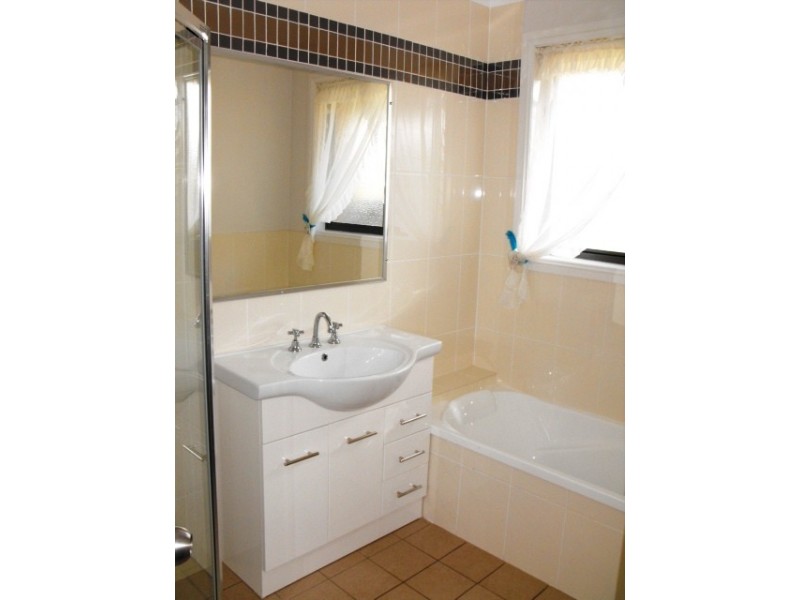 33 Noonan Street, Parkes NSW 2870