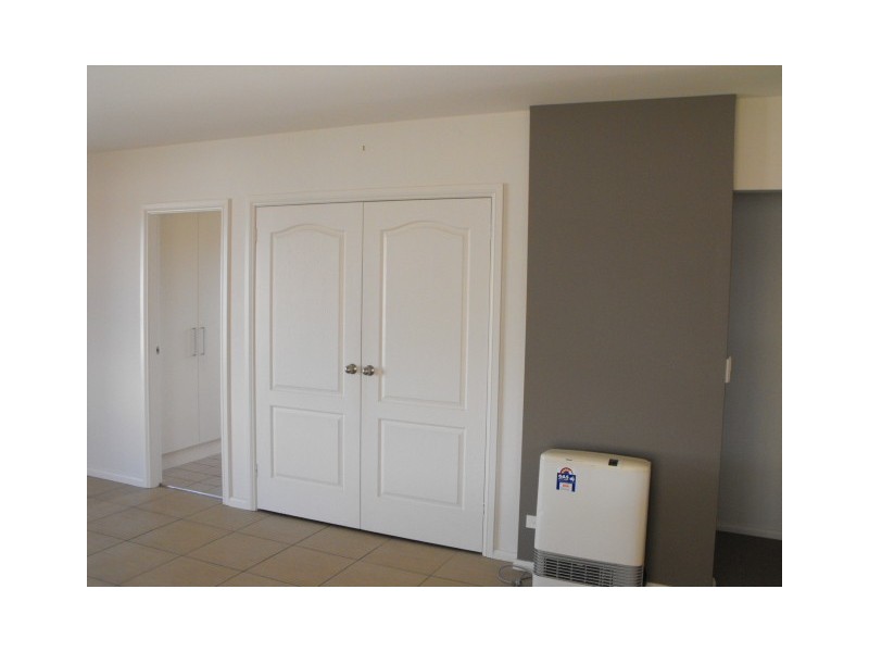 33 Noonan Street, Parkes NSW 2870