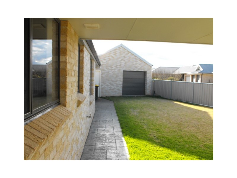 33 Noonan Street, Parkes NSW 2870