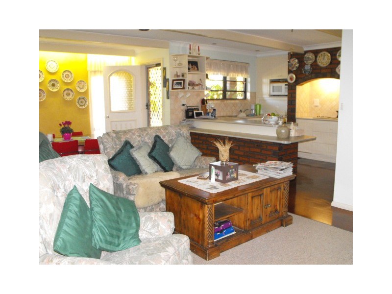 6 Coronation Avenue, Parkes NSW 2870