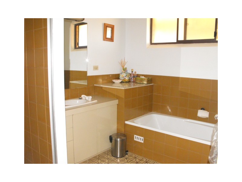 6 Coronation Avenue, Parkes NSW 2870