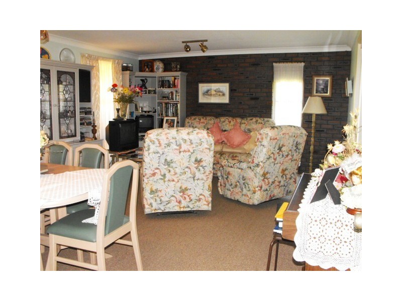 6 Coronation Avenue, Parkes NSW 2870