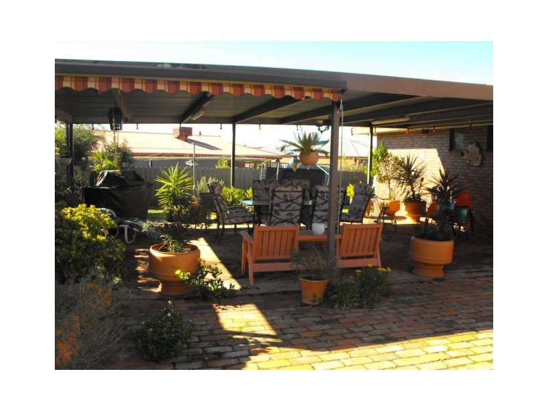 6 Coronation Avenue, Parkes NSW 2870