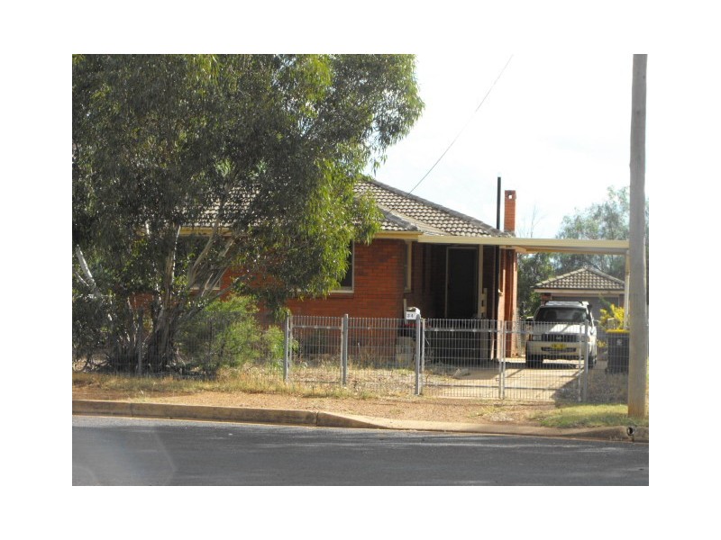 34 Derribong Street, Peak Hill NSW 2869