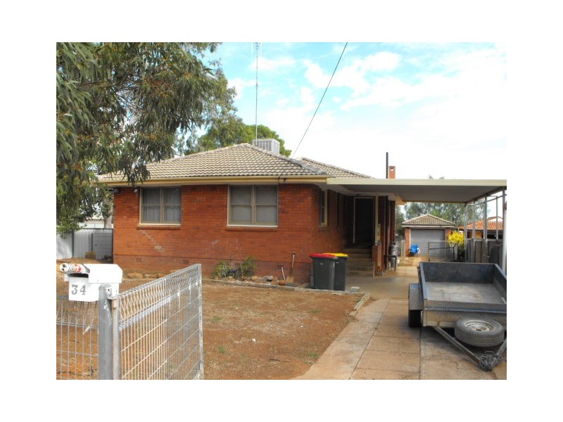 34 Derribong Street, Peak Hill NSW 2869