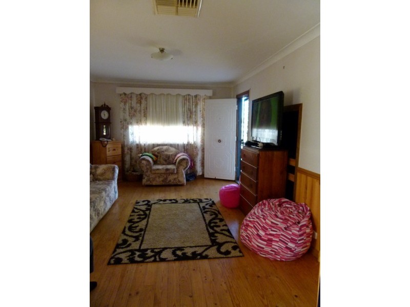 1 Acacia Ave, Forbes NSW 2871