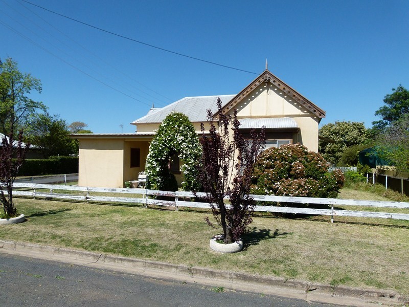 14 Queen Street, Forbes NSW 2871