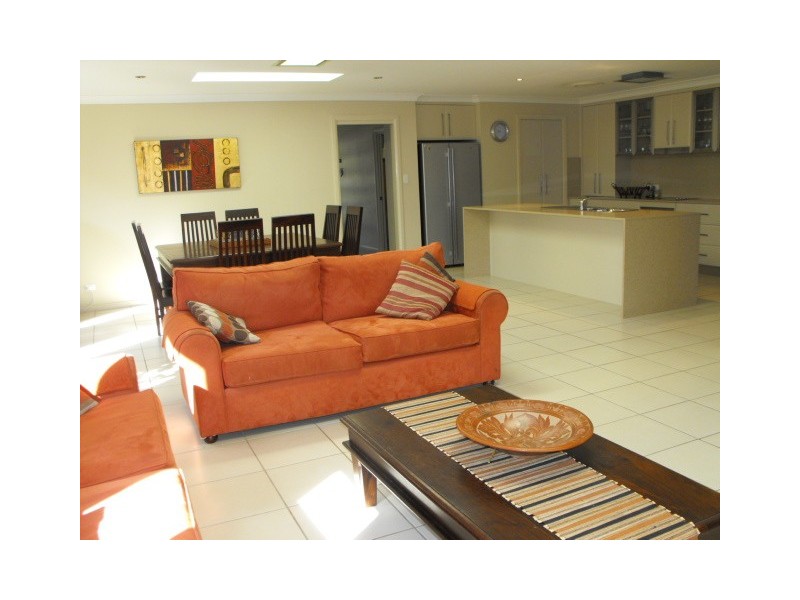 8 Victoria Street, Parkes NSW 2870