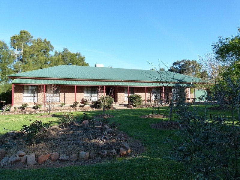 245 Farnell Street, Forbes NSW 2871