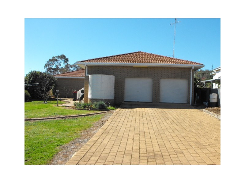 128  Euchie Street, Peak Hill NSW 2869
