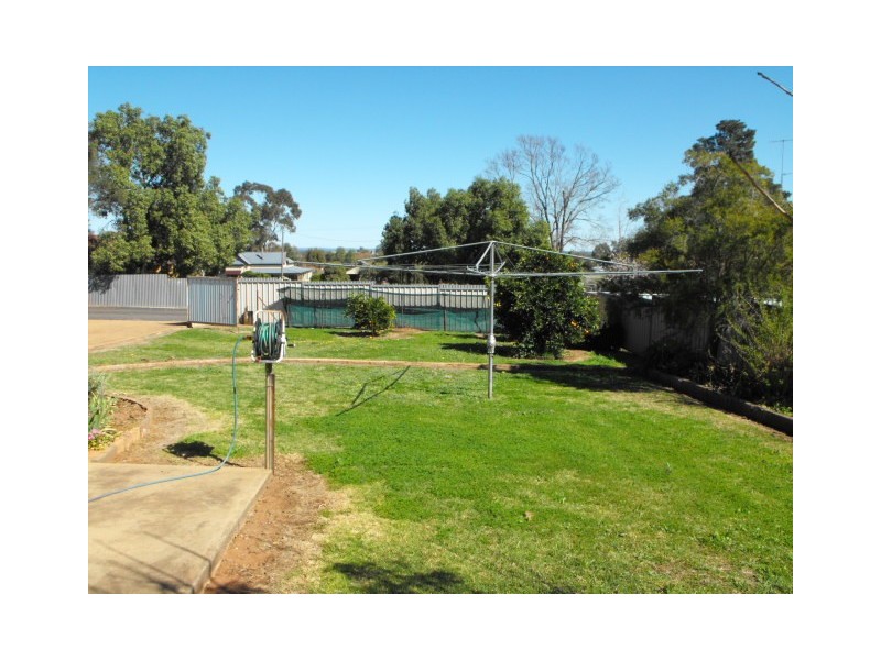 128  Euchie Street, Peak Hill NSW 2869