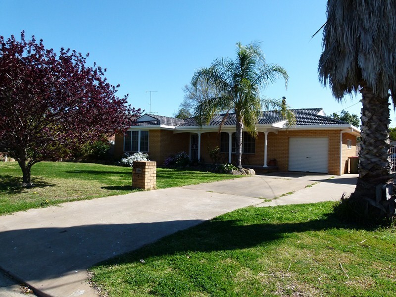 5 Wyndham Ave, Forbes NSW 2871