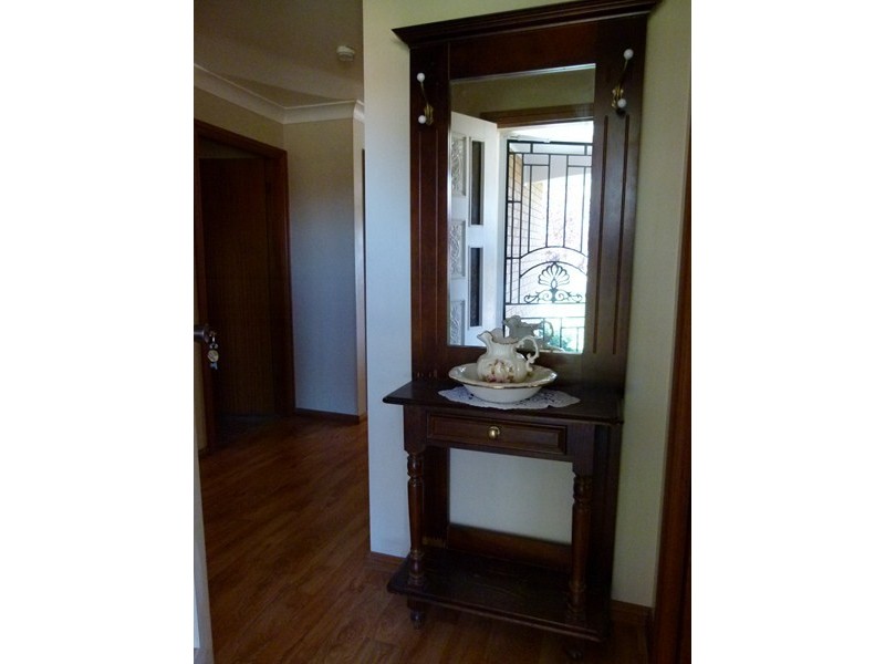 5 Wyndham Ave, Forbes NSW 2871