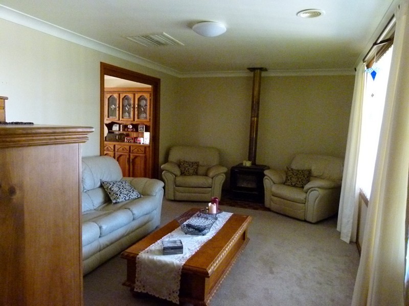 5 Wyndham Ave, Forbes NSW 2871