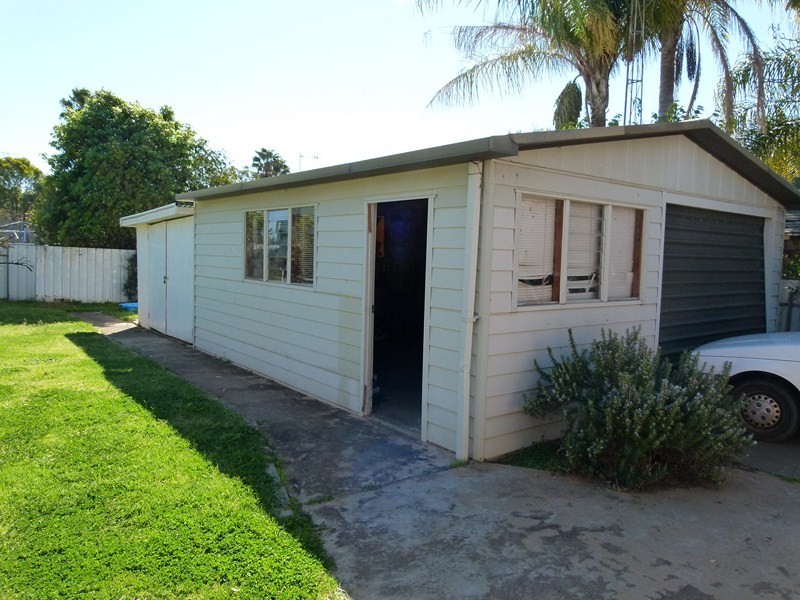 5 Wyndham Ave, Forbes NSW 2871