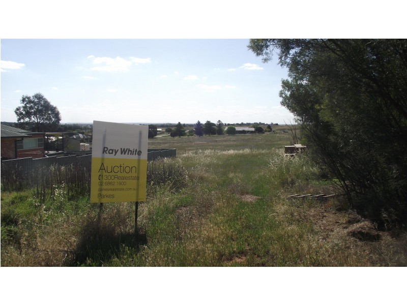 5 Highland Avenue, Parkes NSW 2870