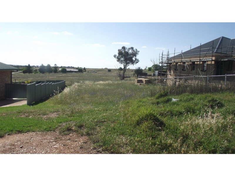 5 Highland Avenue, Parkes NSW 2870