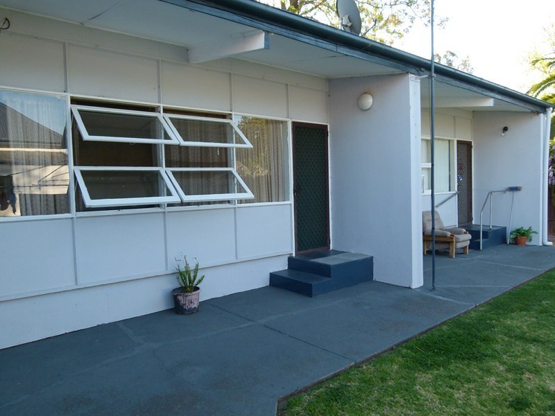 14 Battye Street, Forbes NSW 2871