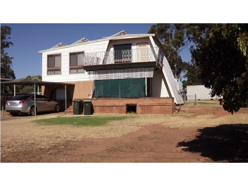 9 Wattle, Condobolin NSW 2877