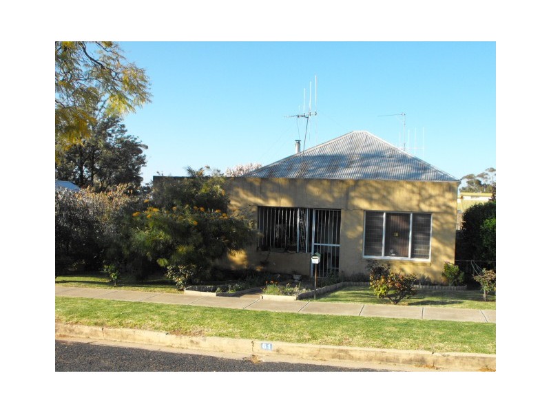 61 Orange Street, Parkes NSW 2870