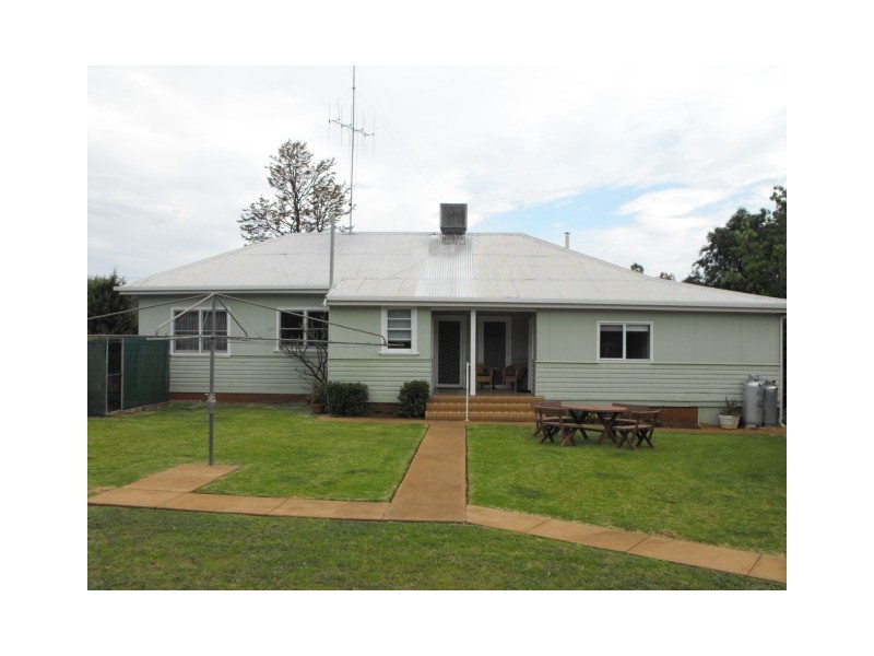 38 Mitchell Street, Parkes NSW 2870