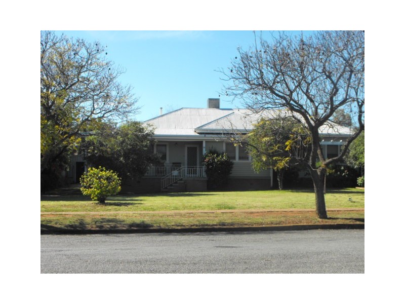 38 Mitchell Street, Parkes NSW 2870