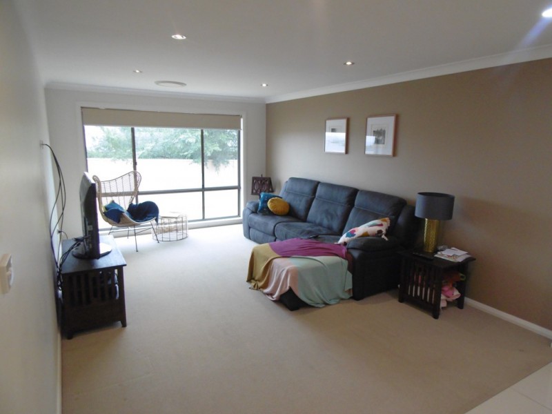 24 Rosewood Avenue, Parkes NSW 2870