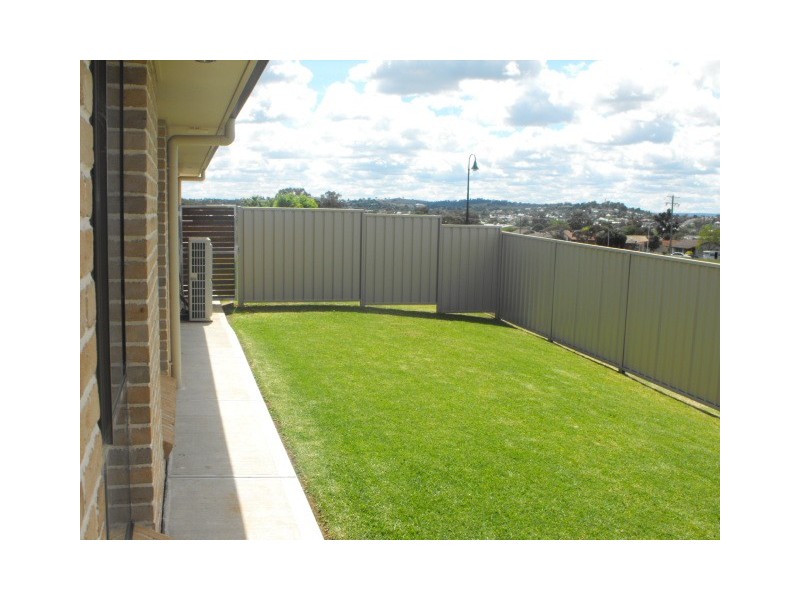 24 Rosewood Avenue, Parkes NSW 2870