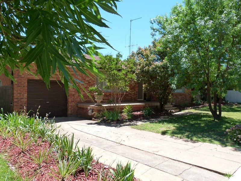 6 Belah Street, Forbes NSW 2871