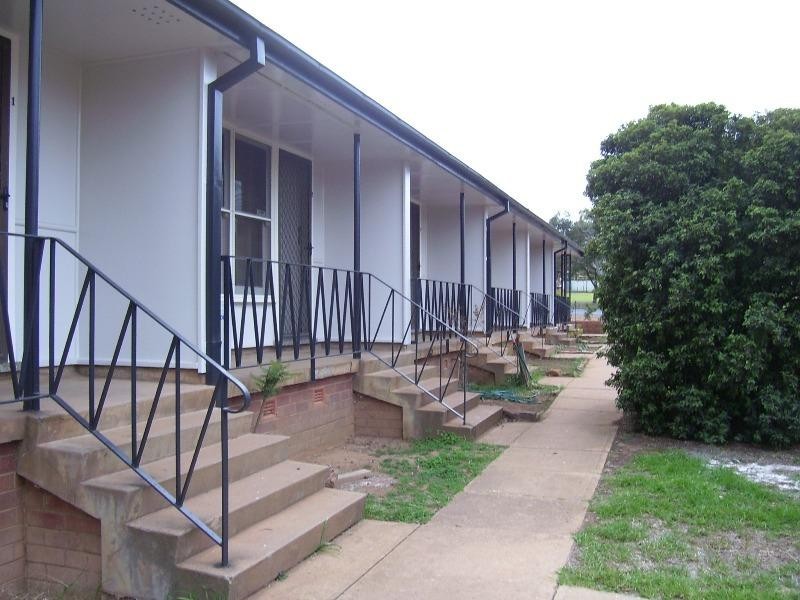 1 and 2/13 Orange Street, Parkes NSW 2870