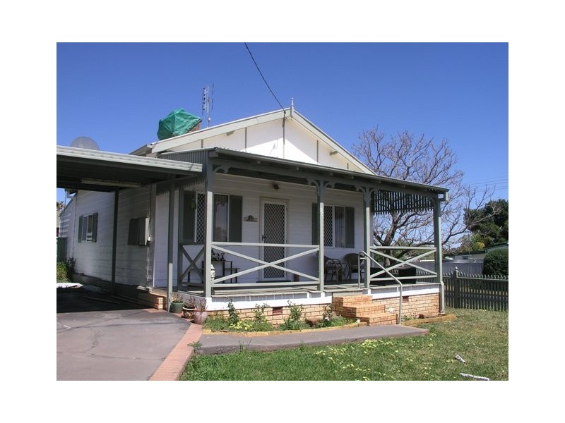 13 Medlyn Street, Parkes NSW 2870