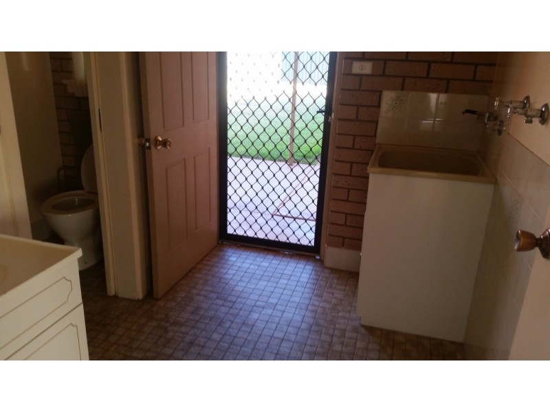 3/32 Forbes Rd, Parkes NSW 2870