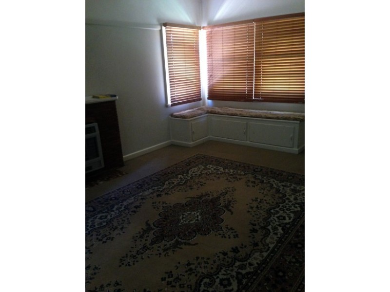 21 Phillip Street, Parkes NSW 2870