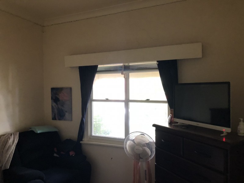 8 Thurlstone Street, Parkes NSW 2870