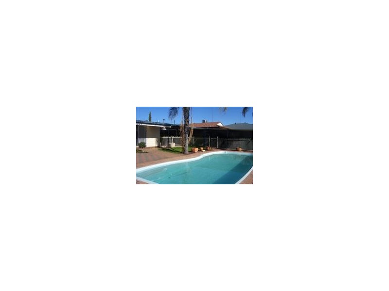 14 Lawson Street, Parkes NSW 2870