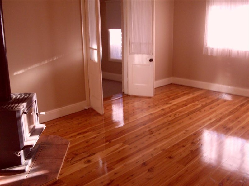 9 Close Street, Parkes NSW 2870