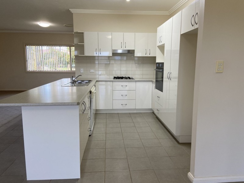 44 Best Street, Parkes NSW 2870