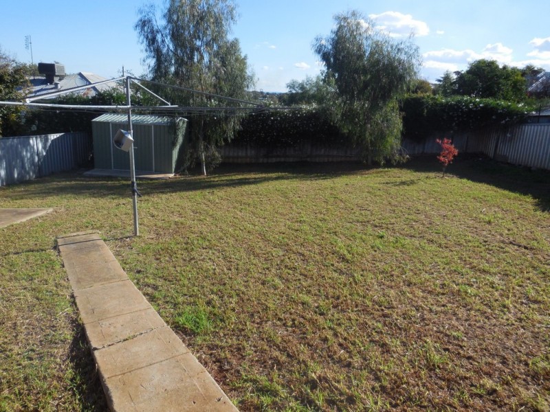 18 ALEXANDRA STREET, Parkes NSW 2870