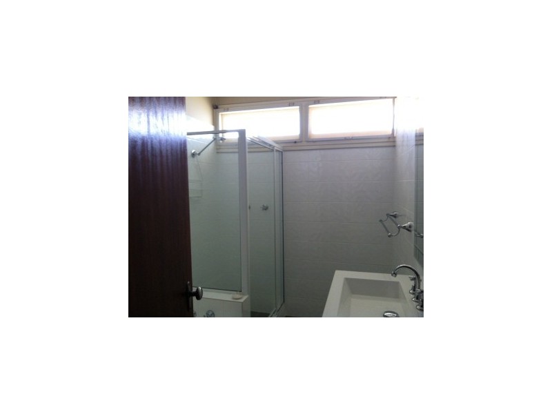 5 Blaxland St, Parkes NSW 2870