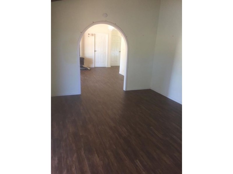 123 Railway Parade, Peak Hill NSW 2869