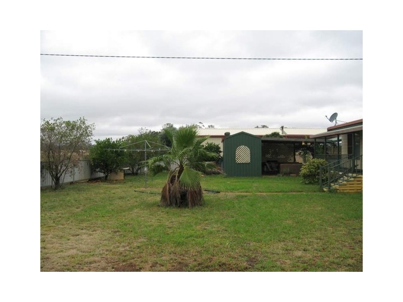 123 Railway Parade, Peak Hill NSW 2869