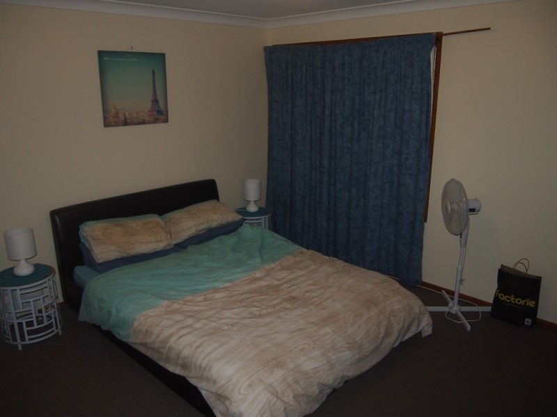 13 Barton Street, Parkes NSW 2870