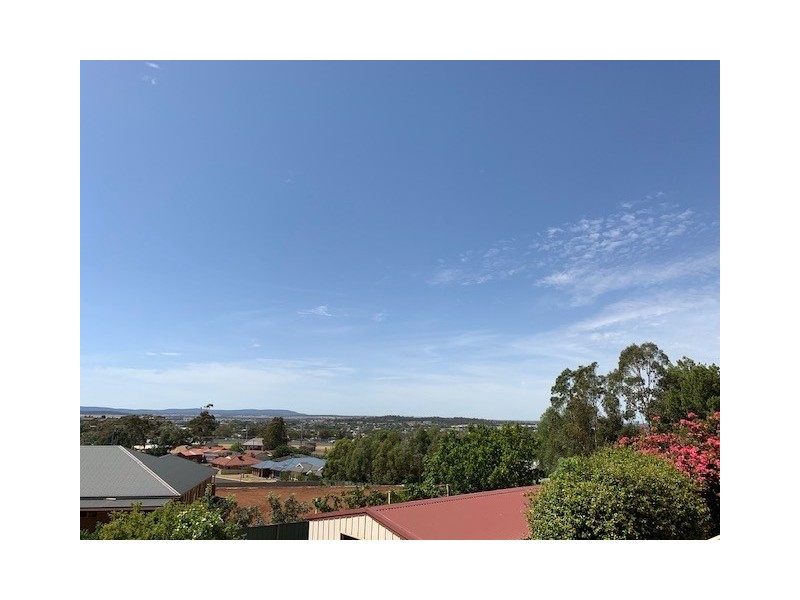 10 Highland Avenue, Parkes NSW 2870