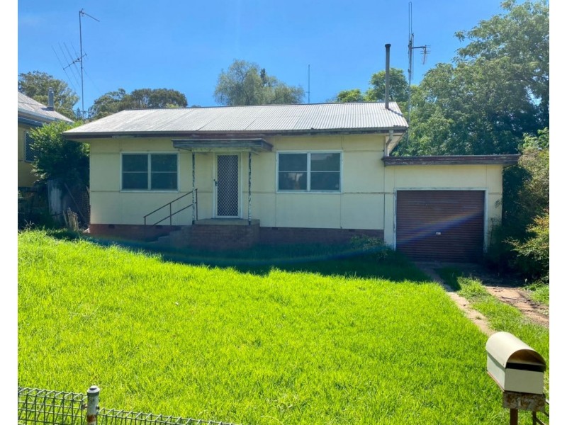 17 Albert Street, Parkes NSW 2870